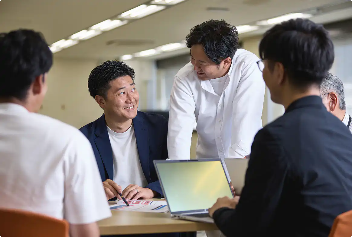 コンサルティング事業のサムネイル画像